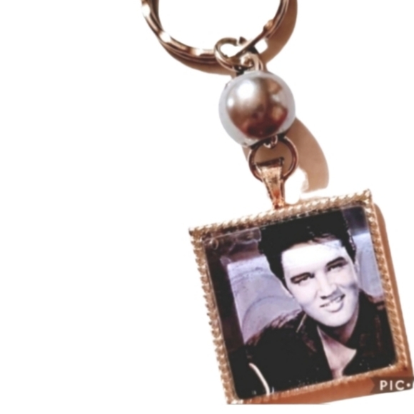 New Handmade Photo Glass Framed Keyring. Elvis Presley The King - Picture 1 of 1